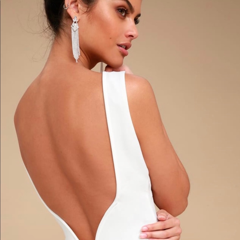 Sexy backless White Lulus dress. NWT So beautiful